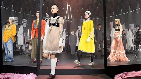 Gucci slashes 'stale' seasonal fashion s